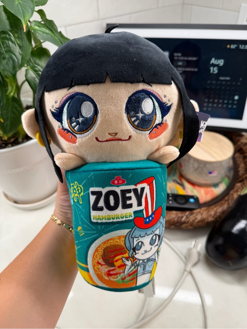 K-POP DEMON HUNTERS “Zoey” Hamburger Ramen 10” Plush — NWT (TAG RIPPED)